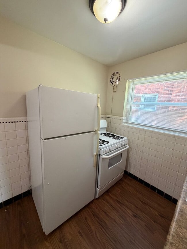 Photo - 5016 Newfield Ave Unit Apt 2