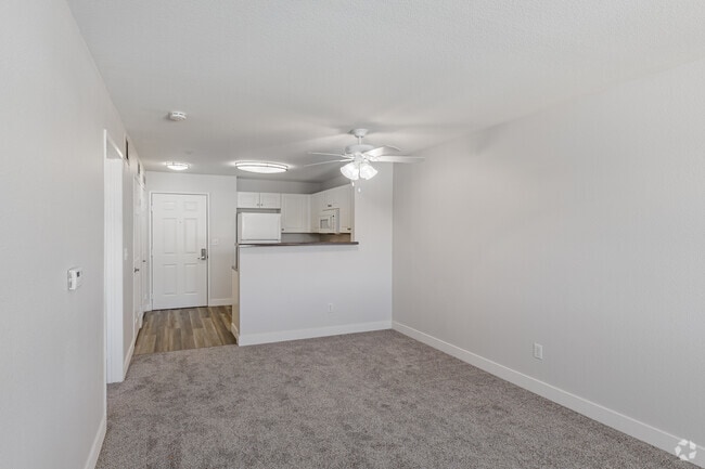 1BR, 1BA - 600SF