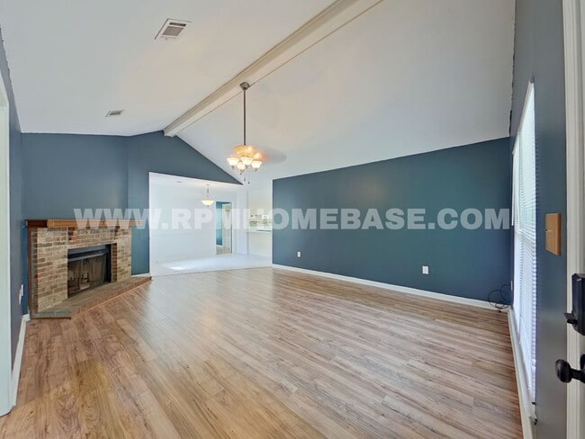 Photo - Charming 3-Bedroom Home in Crestview with Modern Features!