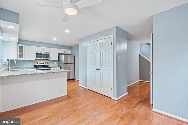 Photo - 1000 Shreve Ct Townhome
