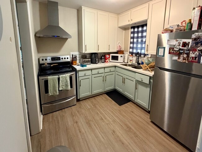 Photo - 900 Sycamore Ave