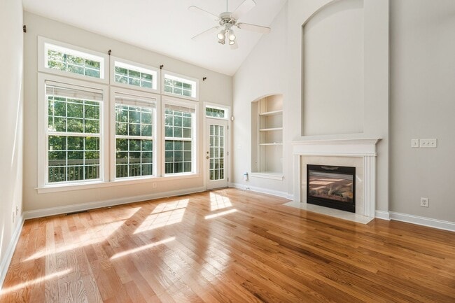 Photo - Beautiful and Spacious 5 Bed, 4 Bath Durha...