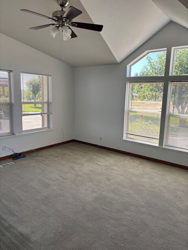 Photo - 4 Bedroom in Arboga! Available Now!