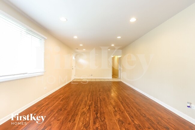 Photo - 5141 Oak Center Dr