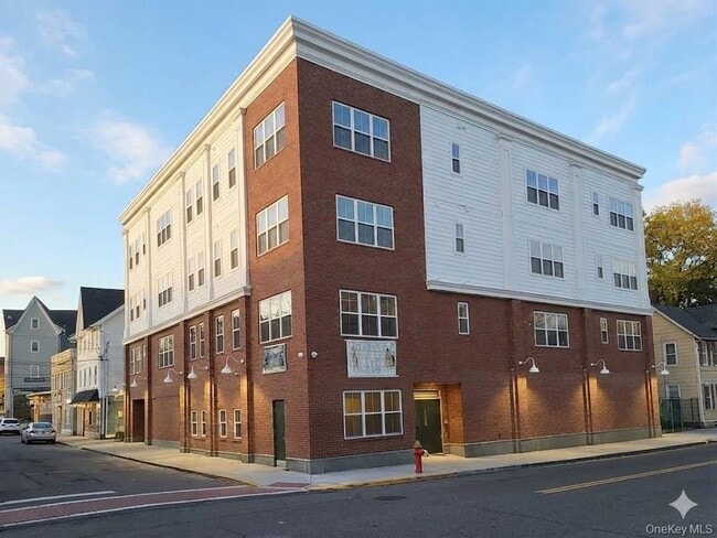 Building Photo - 122 Greenwich Ave Unit 404