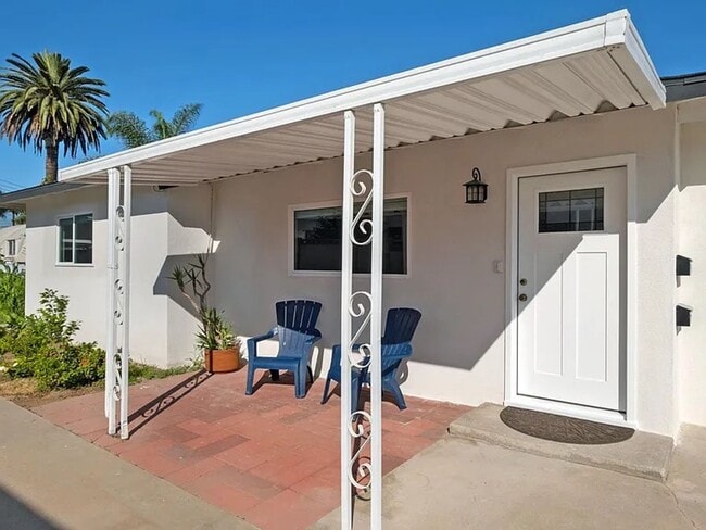 Building Photo - Eastside Costa Mesa Upgraded 2 bed, 1 bath