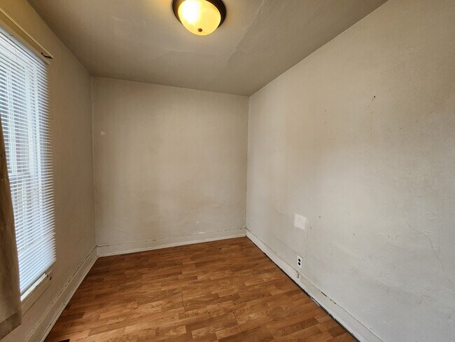 Photo - 403 9th Ave SW