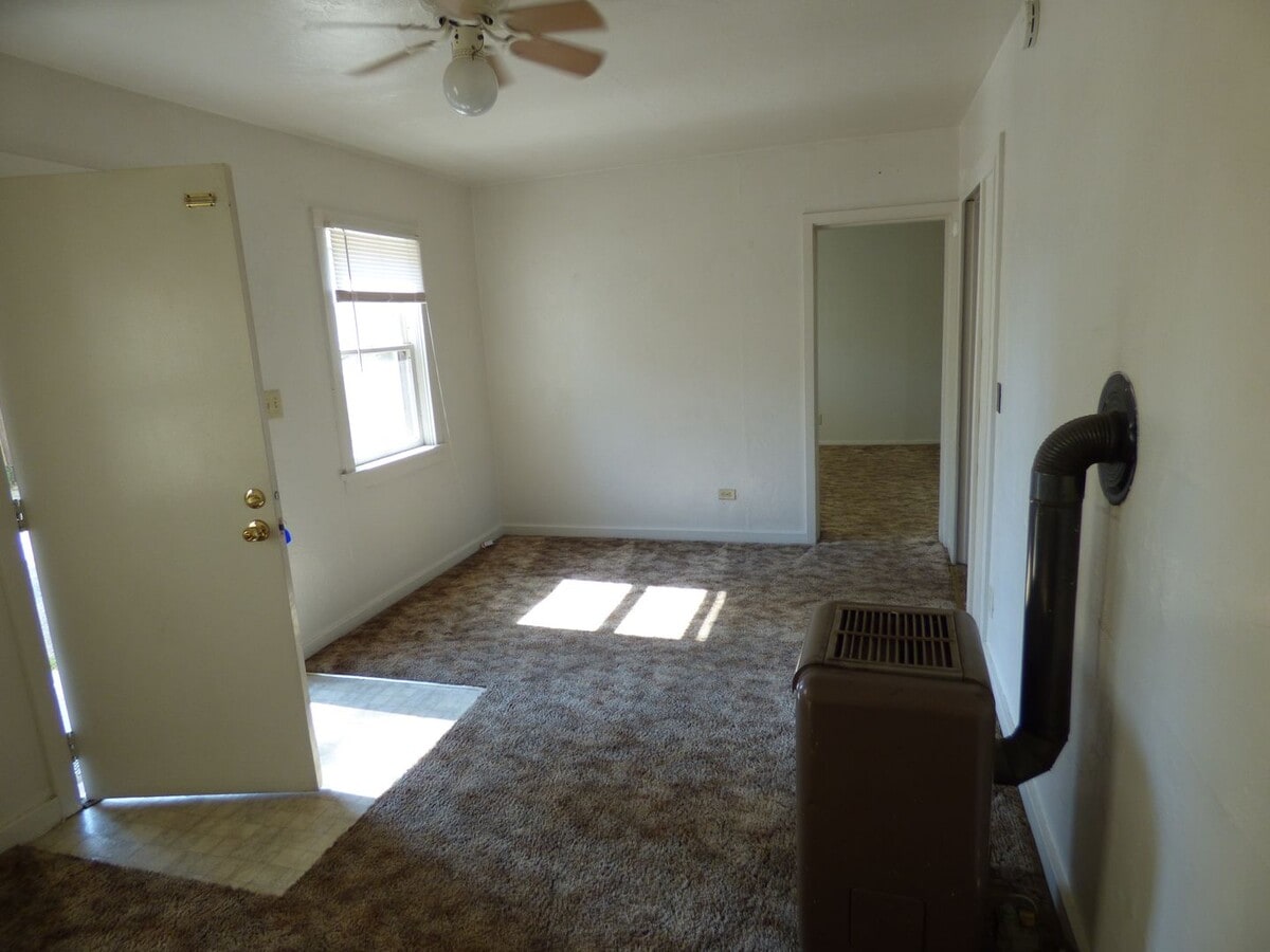 Photo - 1 Bedroom Apt in town. Water and trash included