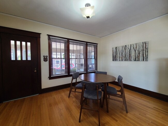 Photo - Utilities included with fully furnished 2 ...