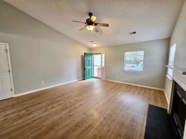 Photo - Charming 3 bedroom with fenced in yard - Tall Pines - Ladson