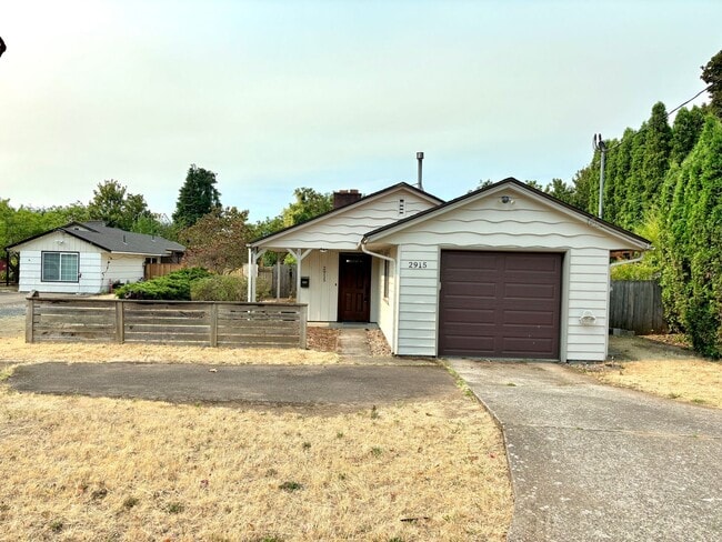 Photo - 2915 NE Fremont Dr