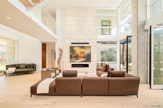 Photo - 121 S Dexter St