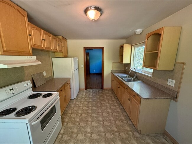 Photo - 1501 Akins Dr