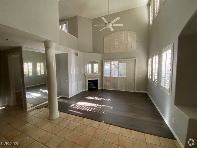 Building Photo - 9420 San Laguna Unit 102 Rental
