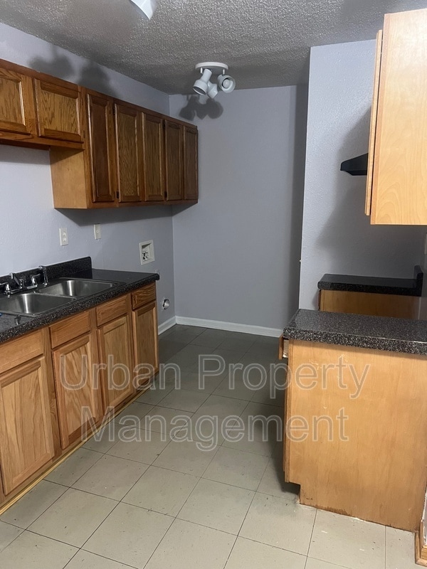 Photo - 429 Simpson Ave