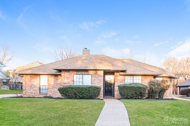 Photo - 1026 Chasemore Dr House