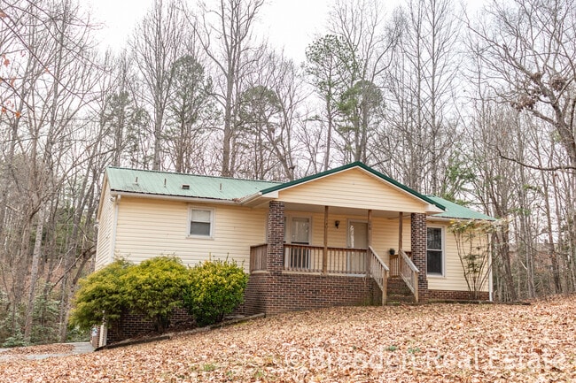 Building Photo - 160 Crump St