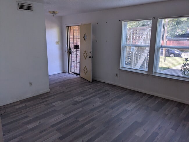 Photo - 2605 N Ayers Ave Unit Downstairs