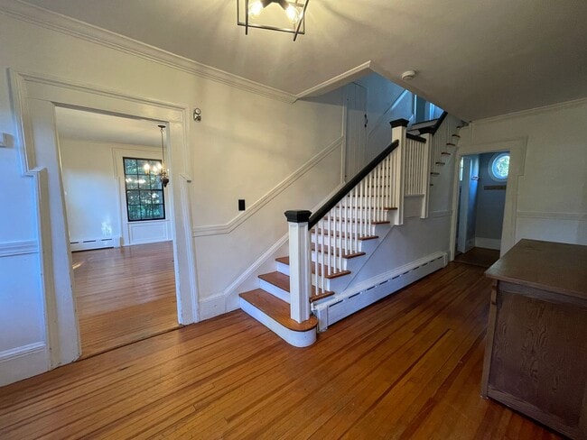 Photo - Charming 5-Bedroom 3.5 bath Home for Rent ...