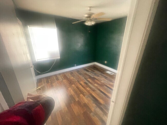 Photo - 852 Reaves St