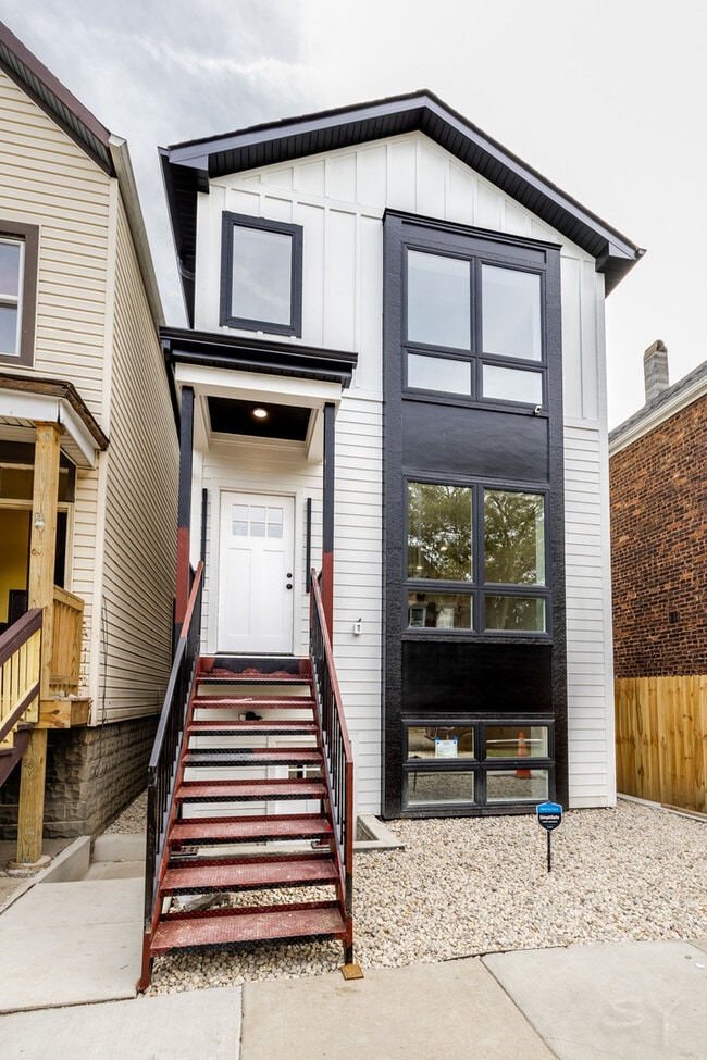 Building Photo - 1245 S Fairfield Ave Unit 3