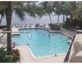 3245 NE 184th St Unit 13111