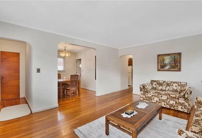 Photo - 255-11 87th Ave