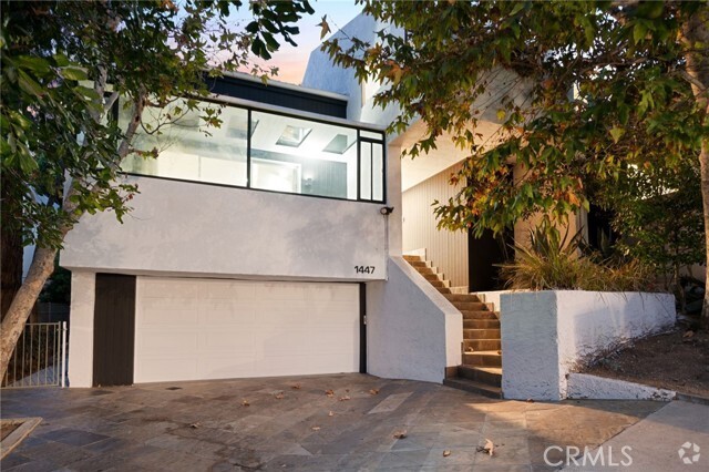 Building Photo - 1447 Kings Rd Rental