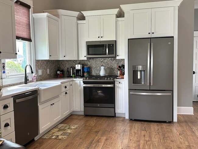 Photo - 107 Cottage Ln