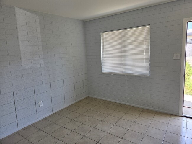 Photo - 6249 N 12th St