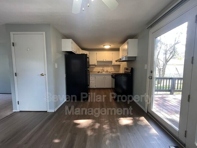 Photo - 1413 Caldwell Pl