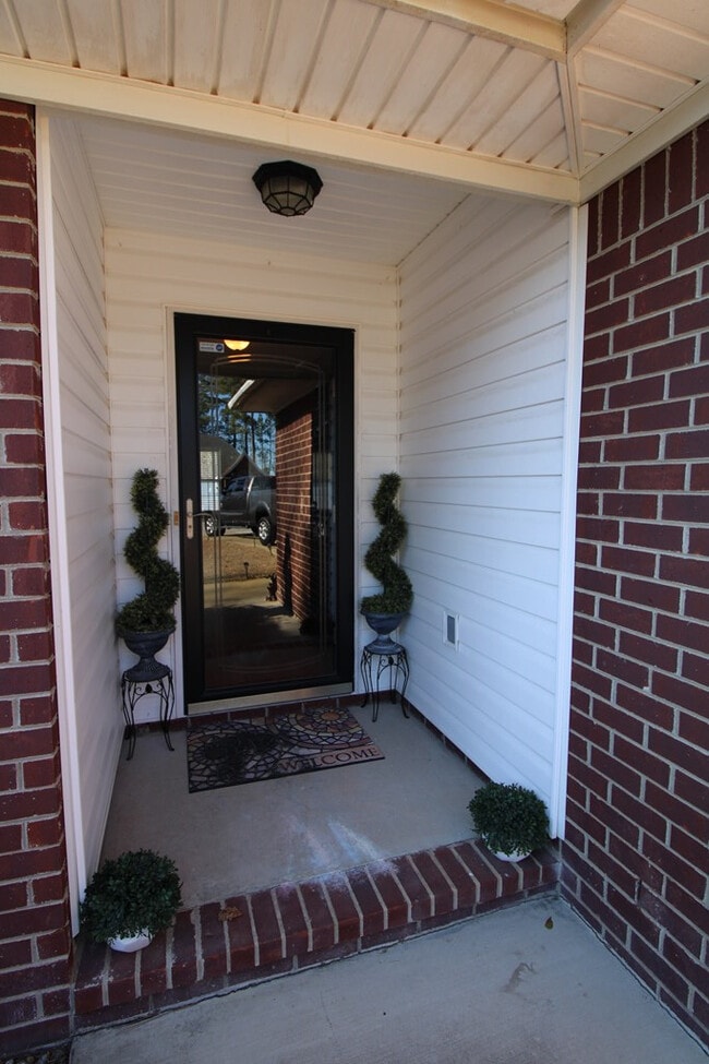 Photo - 280 Trillium Ln