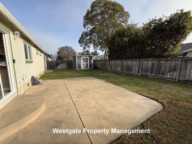 Photo - 574 Lorraine Ct N