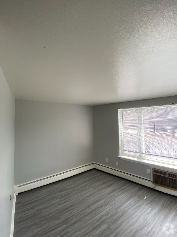 Building Photo - 777 Maple Ave Rental