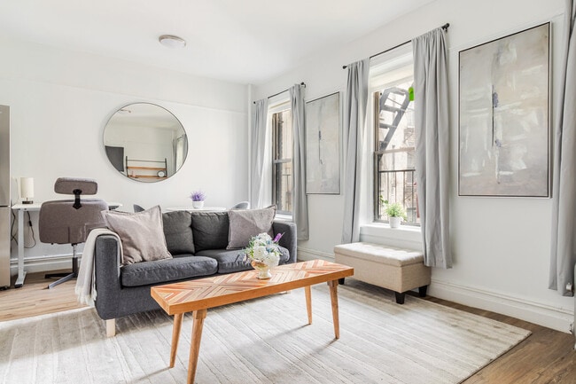 Building Photo - 177 Waverly Pl