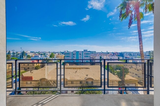 Photo - Lux Lofts- 3279 San Marino St