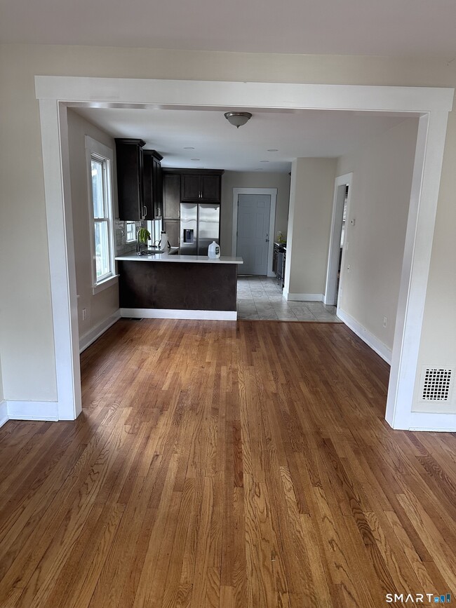 Photo - 64 Glemby St Unidad Second Floor
