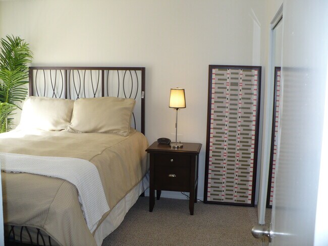 Photo - 4852 Rosewood Ave