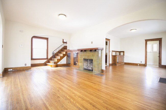 Photo - 2122 Airport Hwy