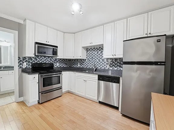 Photo - 1397 Broadview Ave