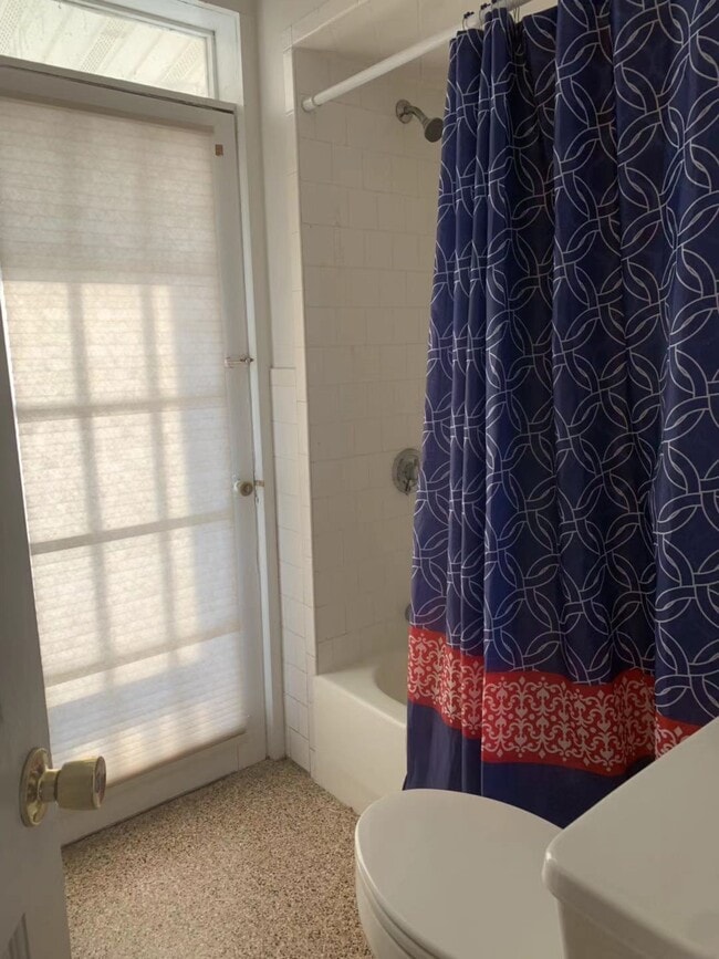 Photo - 32 E Cottage St Unidad 1