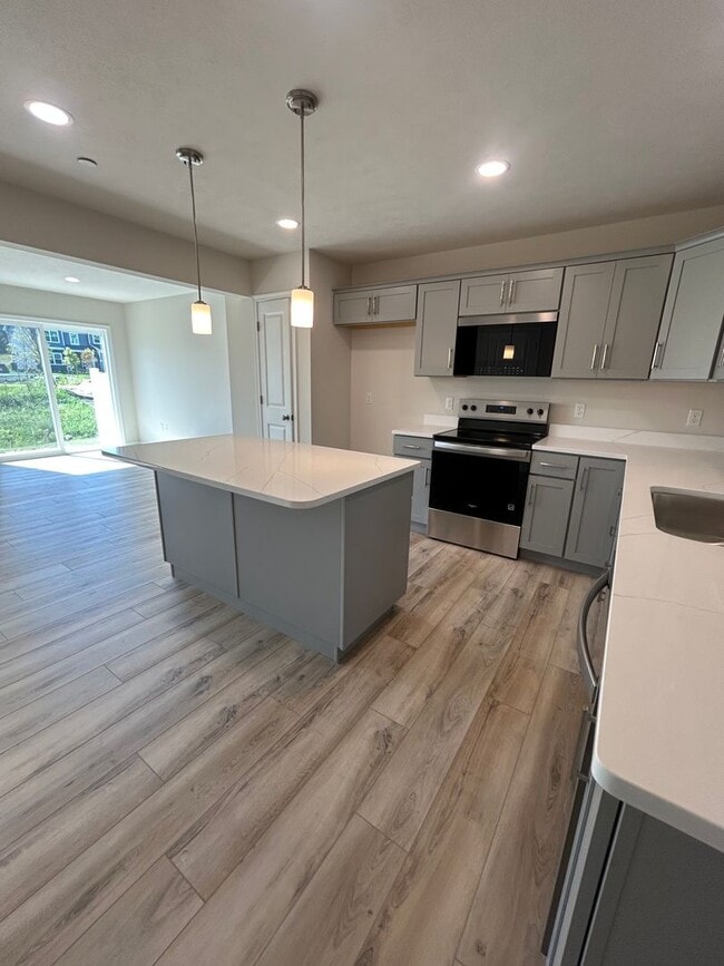 104 Dolomite Dr