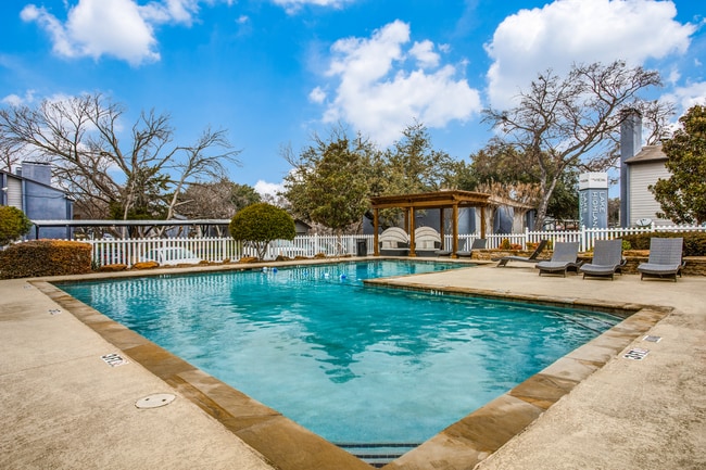 Building Photo - The View at Lake Highlands Rental