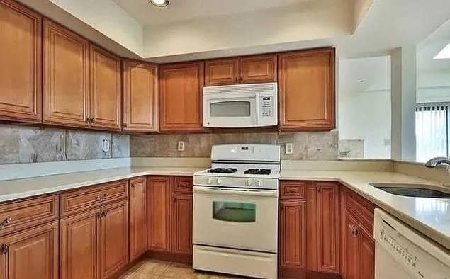 Photo - 833 Topsail Ln