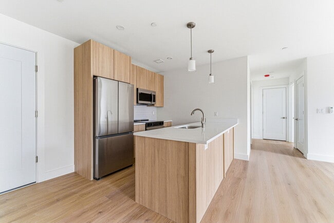 1035-1037 Commonwealth Ave