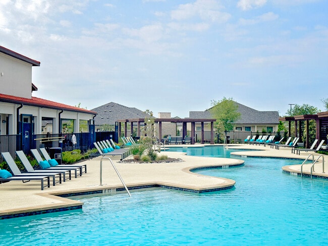 Luxury Resort Swimming Pool, Cabanas