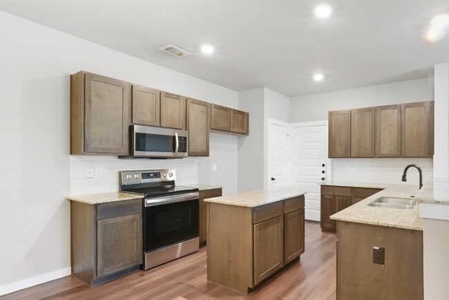 Photo - 9709 Grosbeak Ln