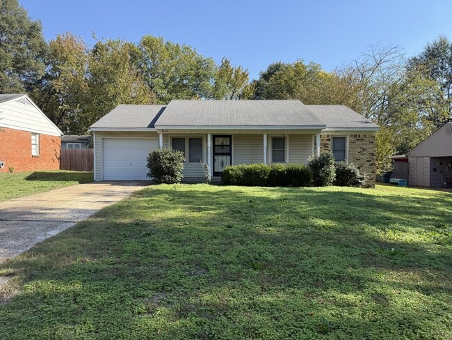 Building Photo - 8230 Elmbrook Dr