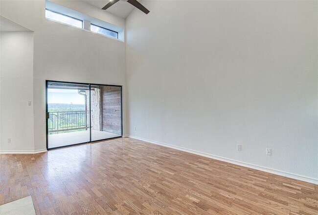 Photo - 8200 Neely Dr Unidad 228