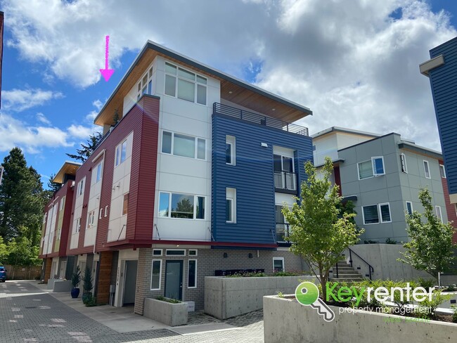 Building Photo - 4 Bedroom Seattle Townhome with Parking and Modern Finishes